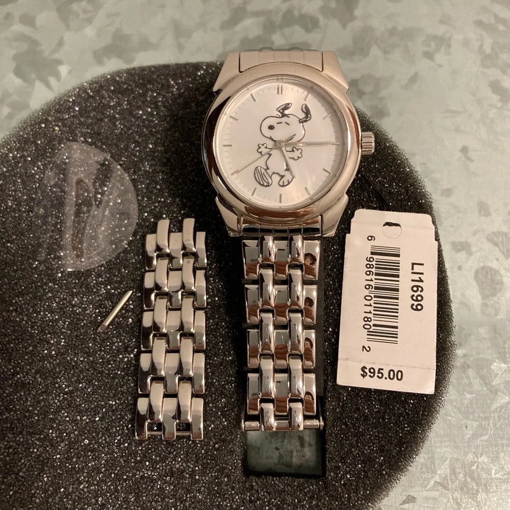 Fossil Snoopy Limited Edition Watch - Picture 4 of 15